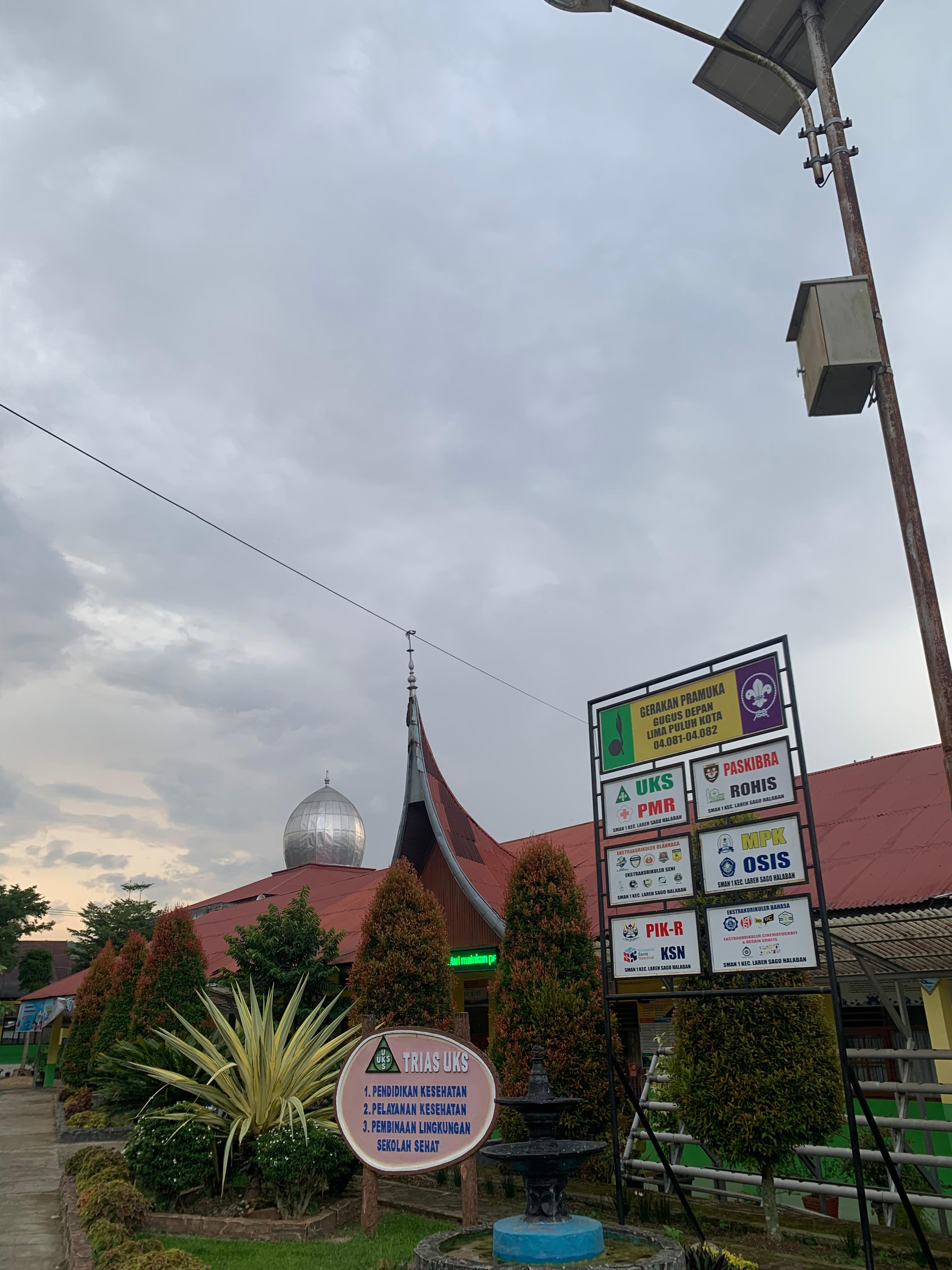 Lingkungan Sekolah 10